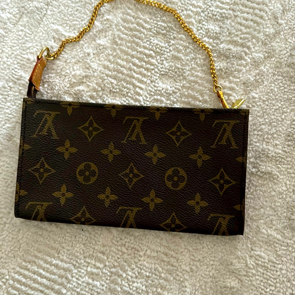 Luis Vuitton, LV monogram bucket pouch